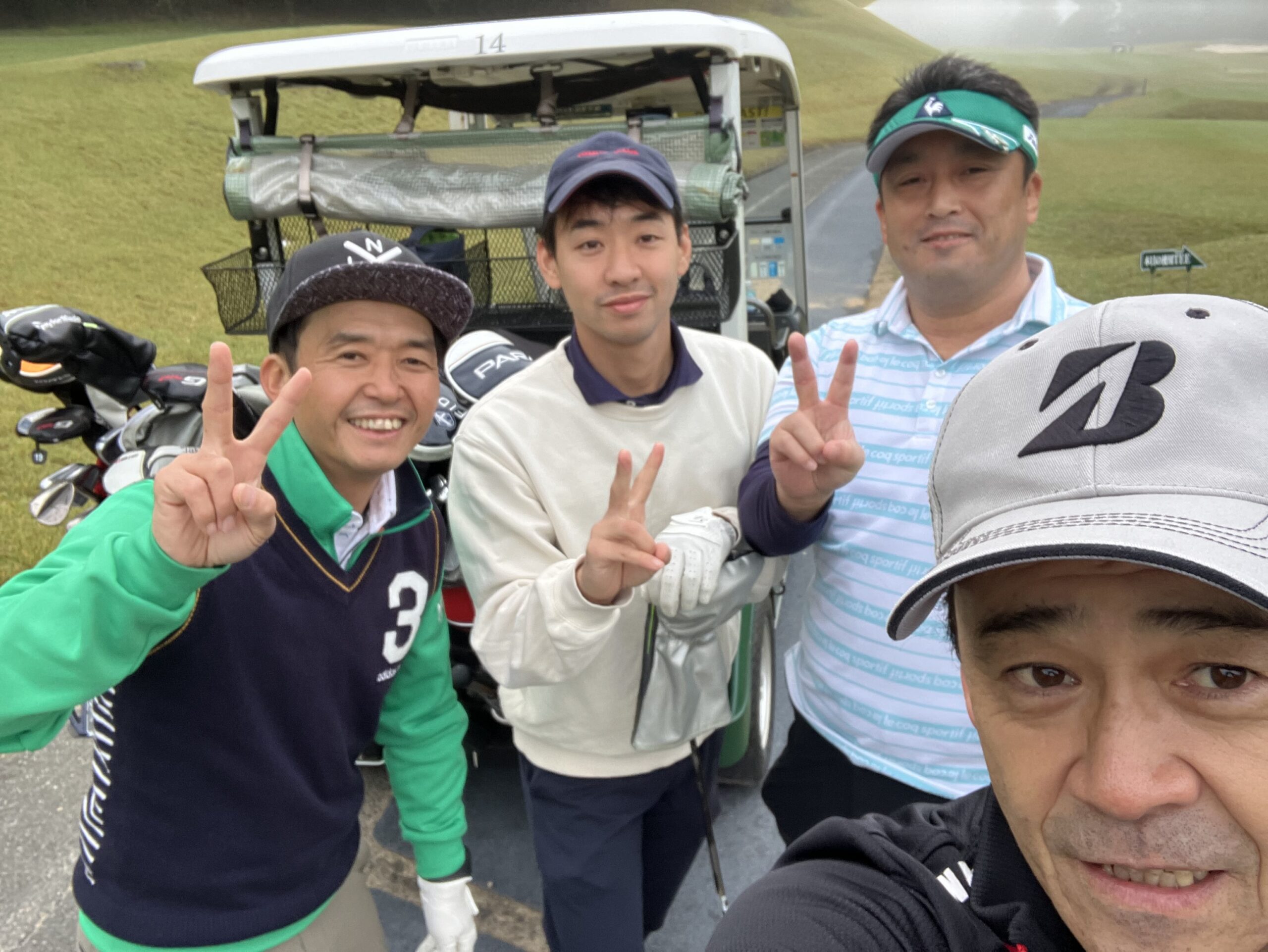 ゴルフ仲間とのラウンド